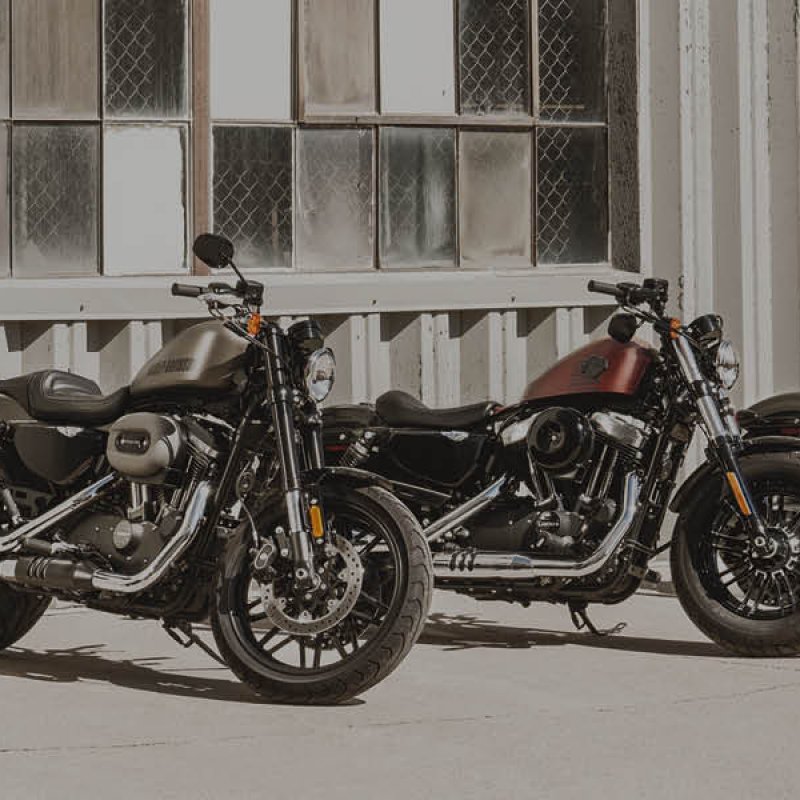 Desideri una Harley-Davidson<sup>®</sup>? Nuova la paghi metà oggi e metà tra due anni, oppure usata con un super omaggio.